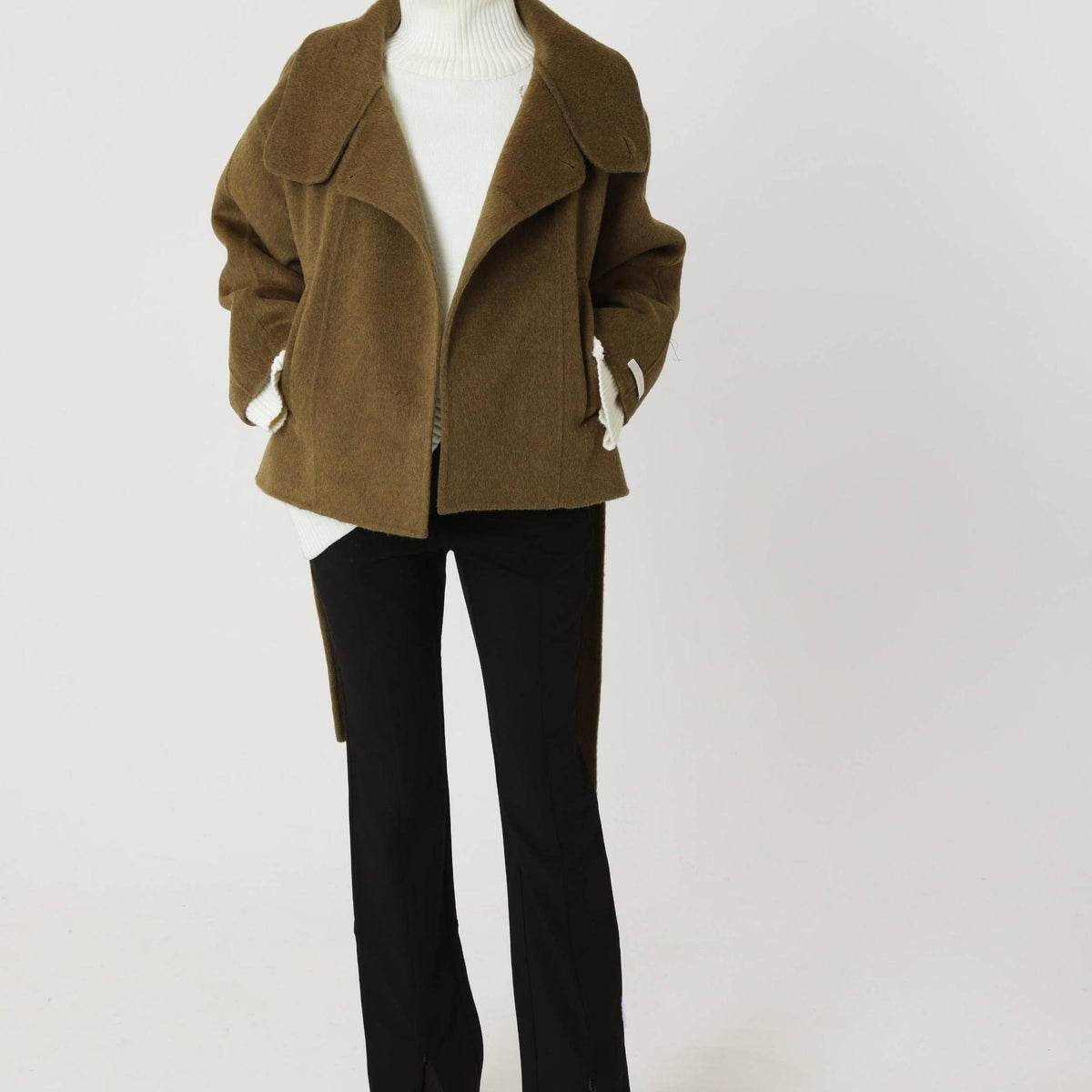 Wool Oversized Short Coat Featuring Side Pockets for Everyday Winter Outerwear by Lilla