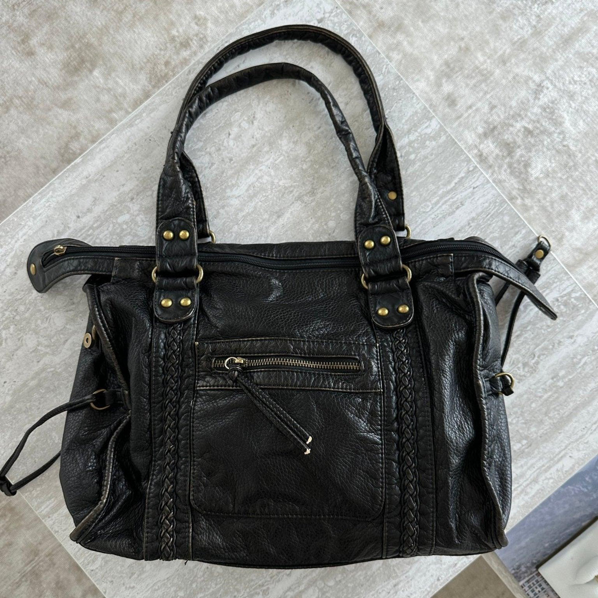 Minimal Compact Shoulder Bag featuring Zipper Closure Everyday Crossbody Handbag by Lilla